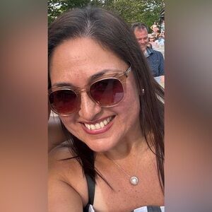 Meet your Posher, Leslie